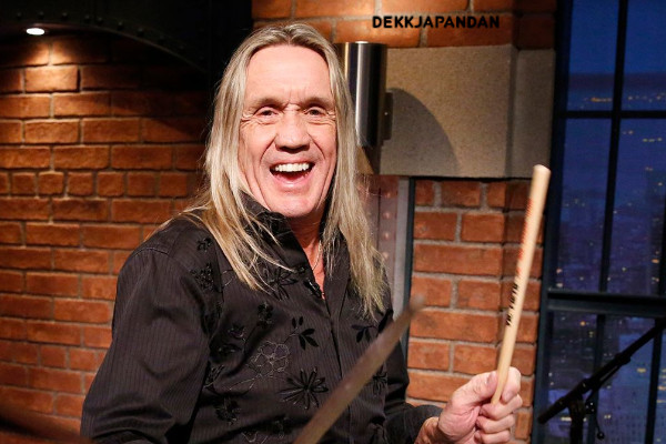 Nicko McBrain hættir í Iron Maiden